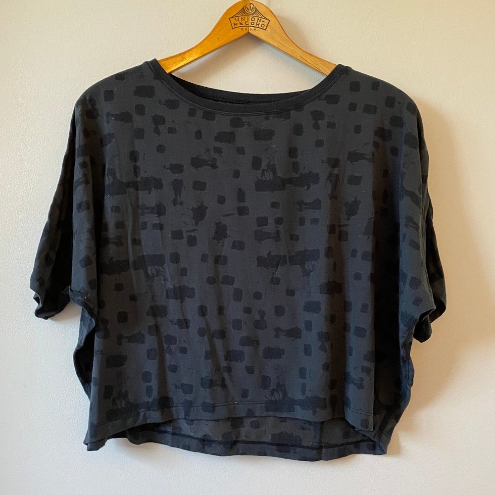 Lululemon Tee